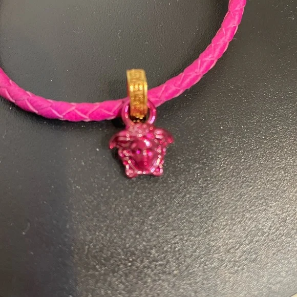 NWT Versace Crystal-embellished Leather Bracelet with Medusa charm-medium - Picture 3 of 9
